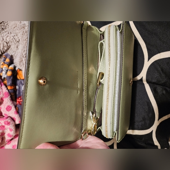 Michael kors crossbody wallet - Picture 7 of 8